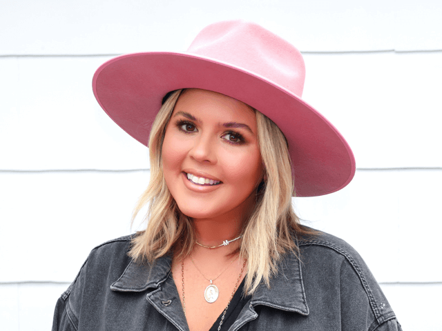 q-and-a-with-makeup-artist-and-brow-specialist-kelley-baker cover image