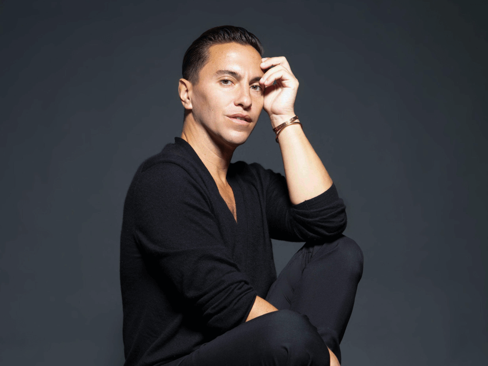 product-picks-for-effortlessly-chic-hair-with-scotty-cunha cover image