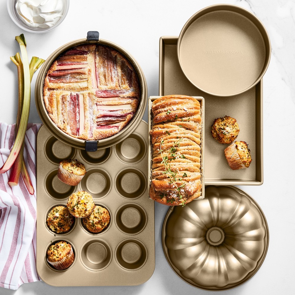 Williams Sonoma Goldtouch Pro Springform Cake Pan