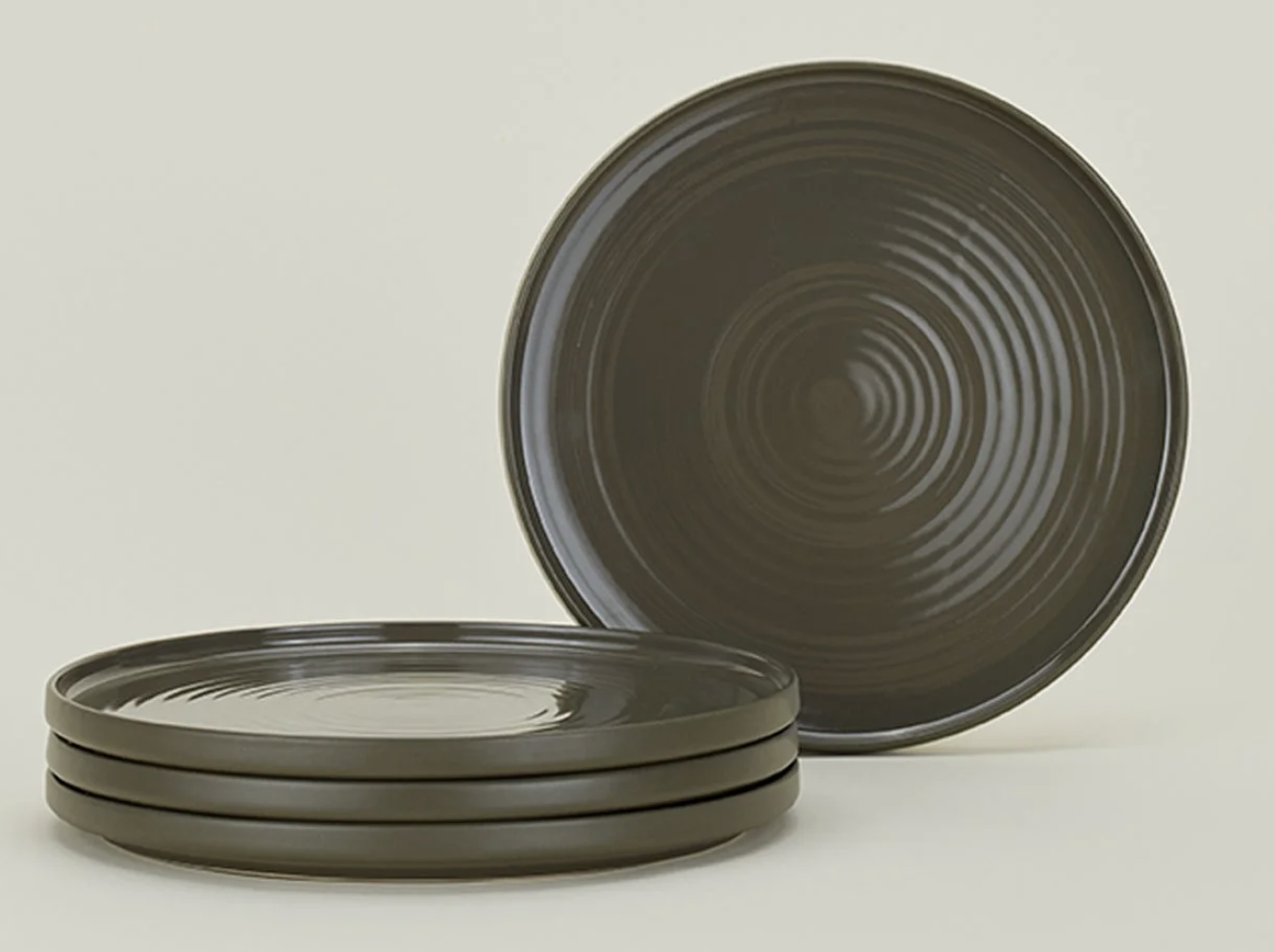 Stoneware plates